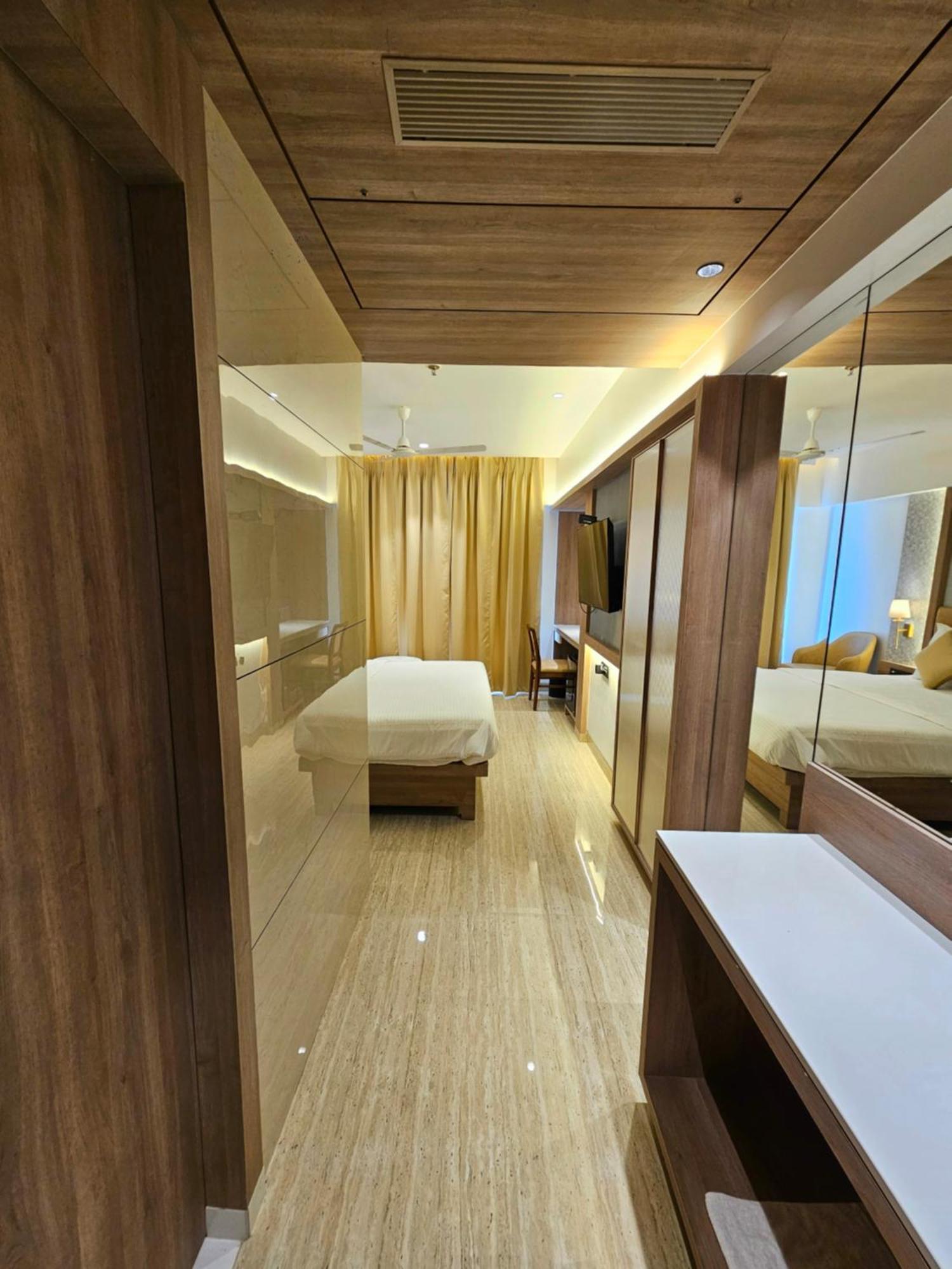 Hotel Golden Nest Thane Εξωτερικό φωτογραφία