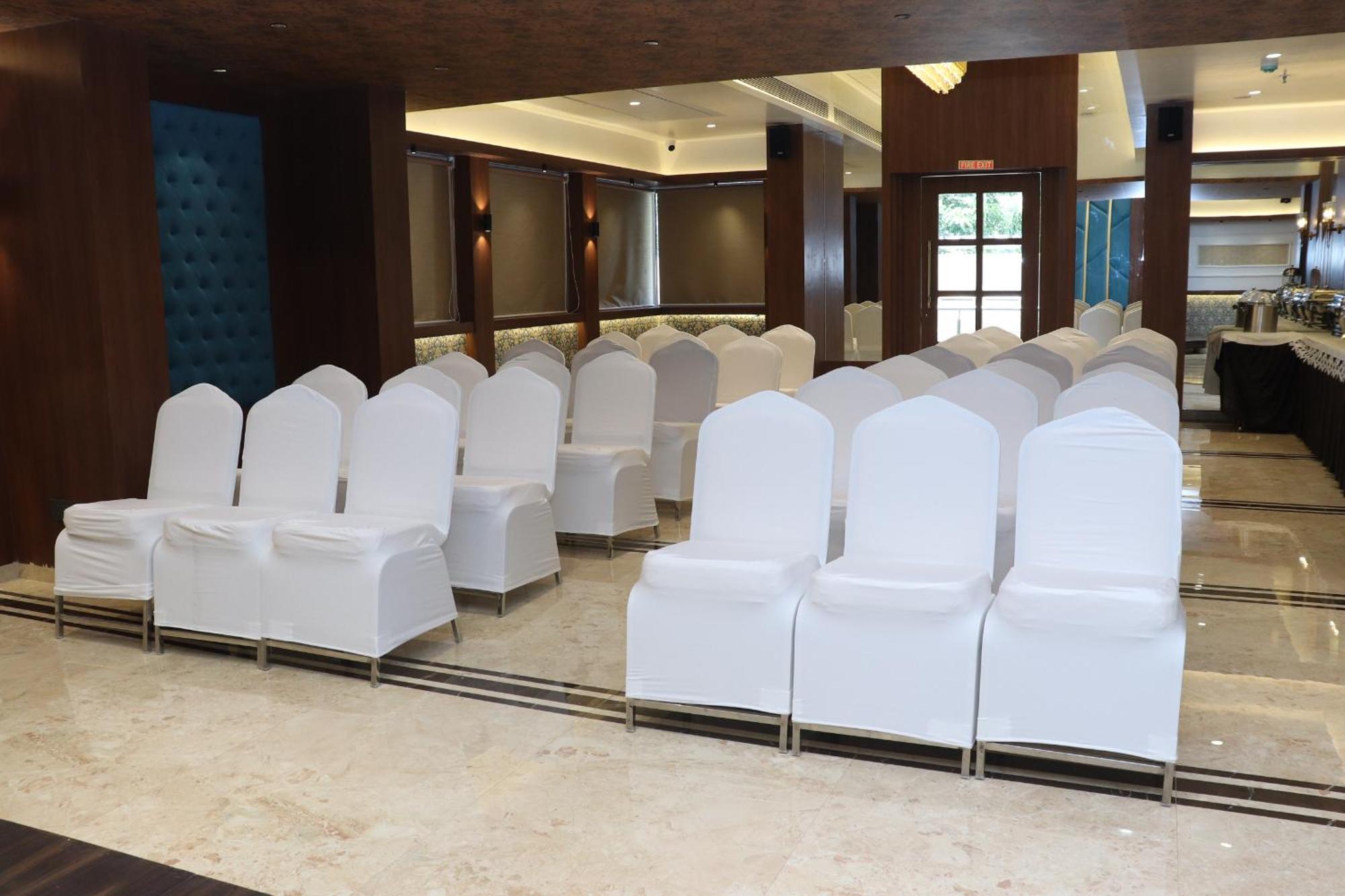 Hotel Golden Nest Thane Εξωτερικό φωτογραφία