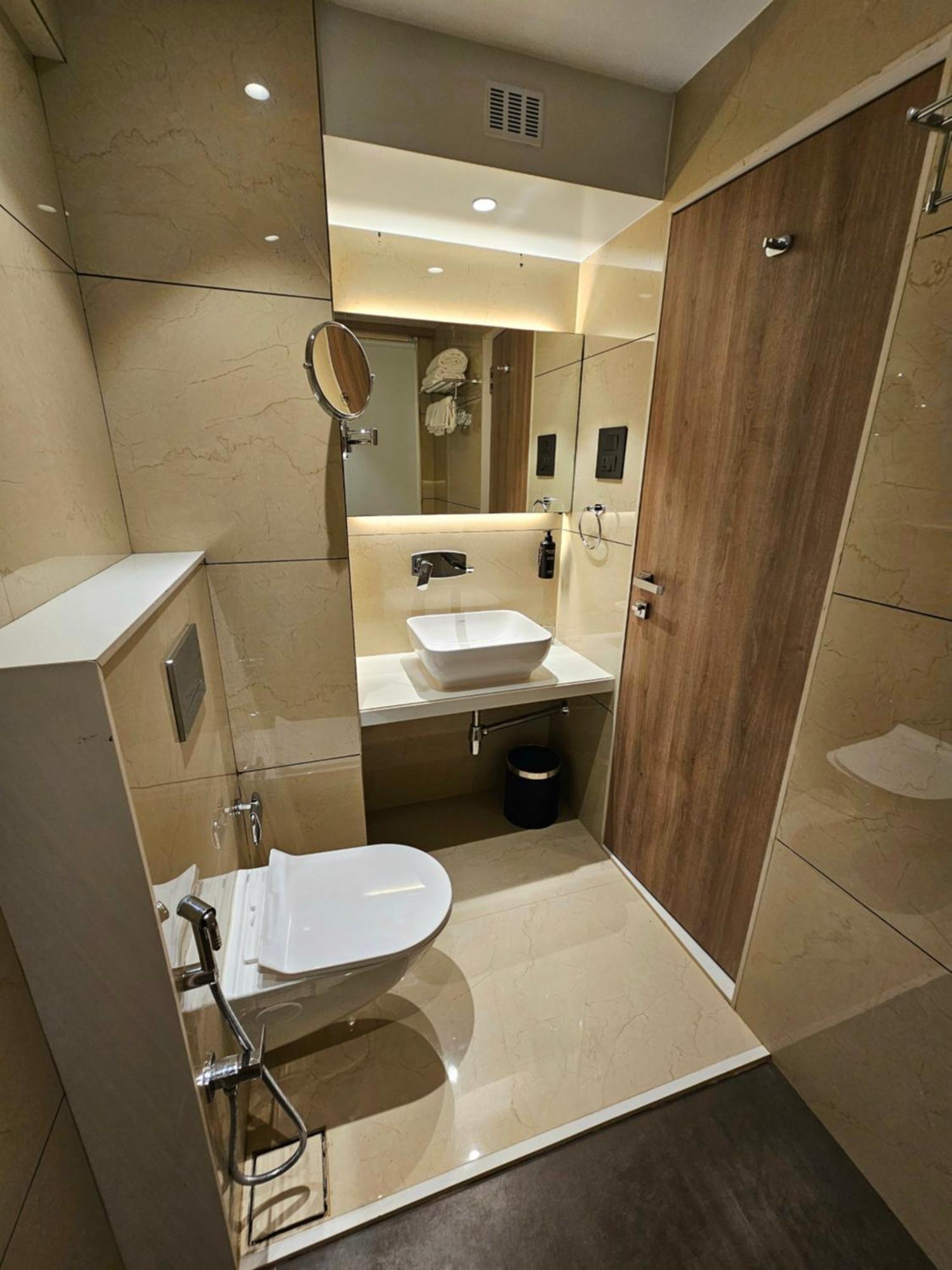 Hotel Golden Nest Thane Εξωτερικό φωτογραφία
