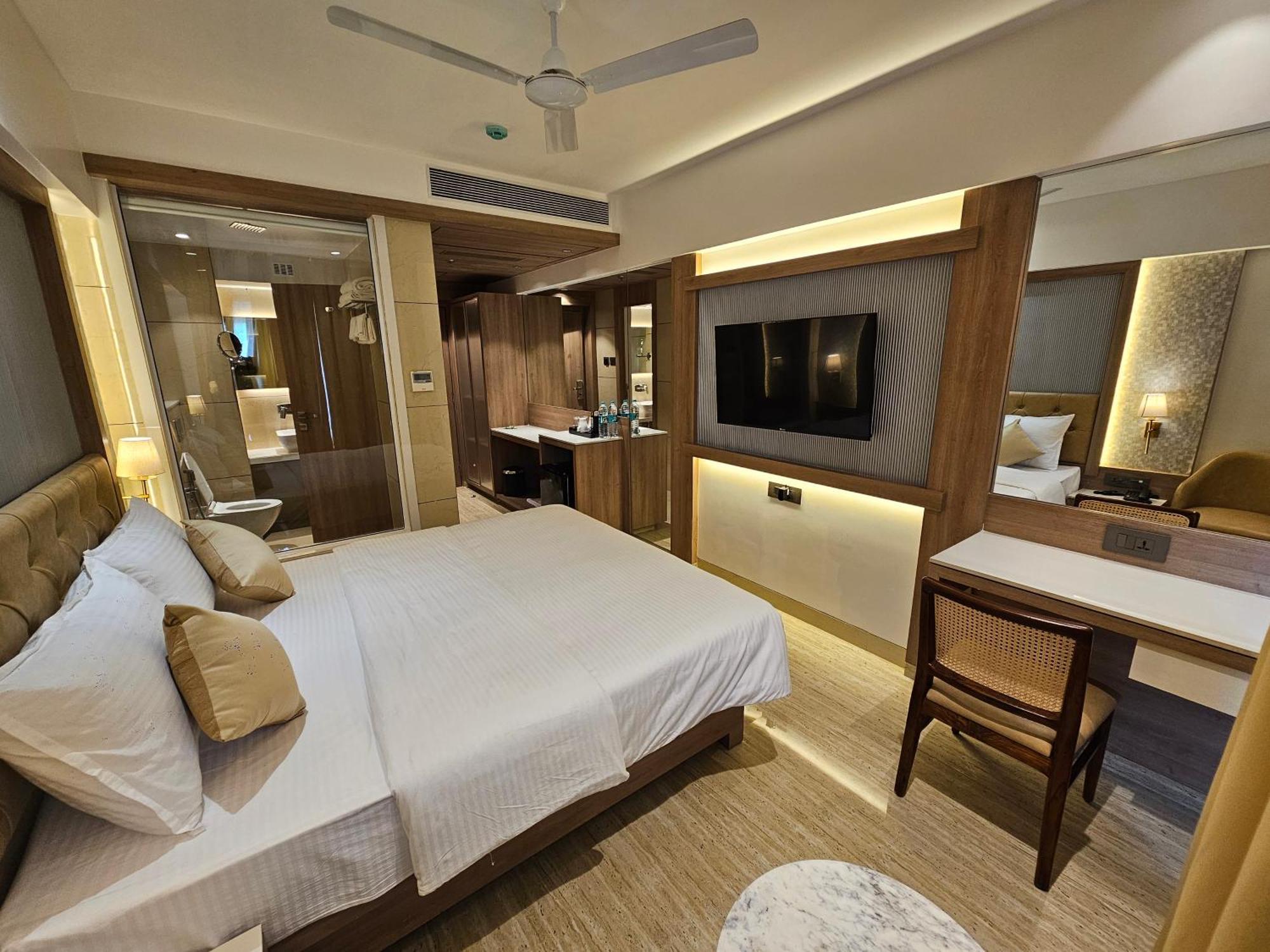 Hotel Golden Nest Thane Εξωτερικό φωτογραφία